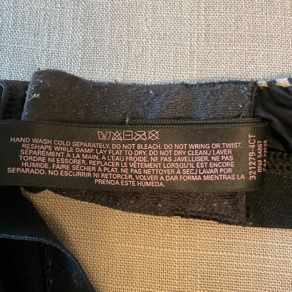 Chic Leopard Print Bra with Black Trim - Picture 7 of 7